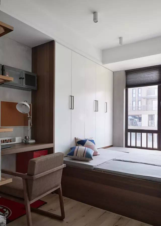 ���ו���