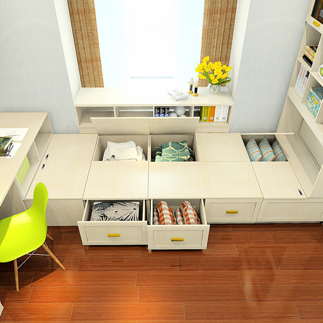 �����[���ռ{