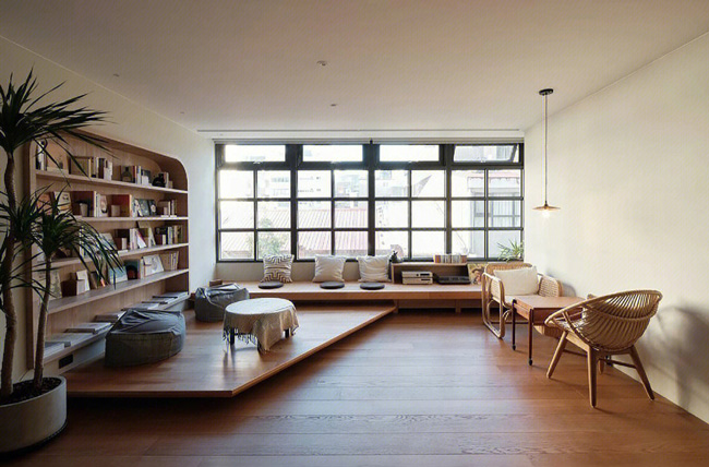 如何利用客廳+地臺打造無電視機客廳?